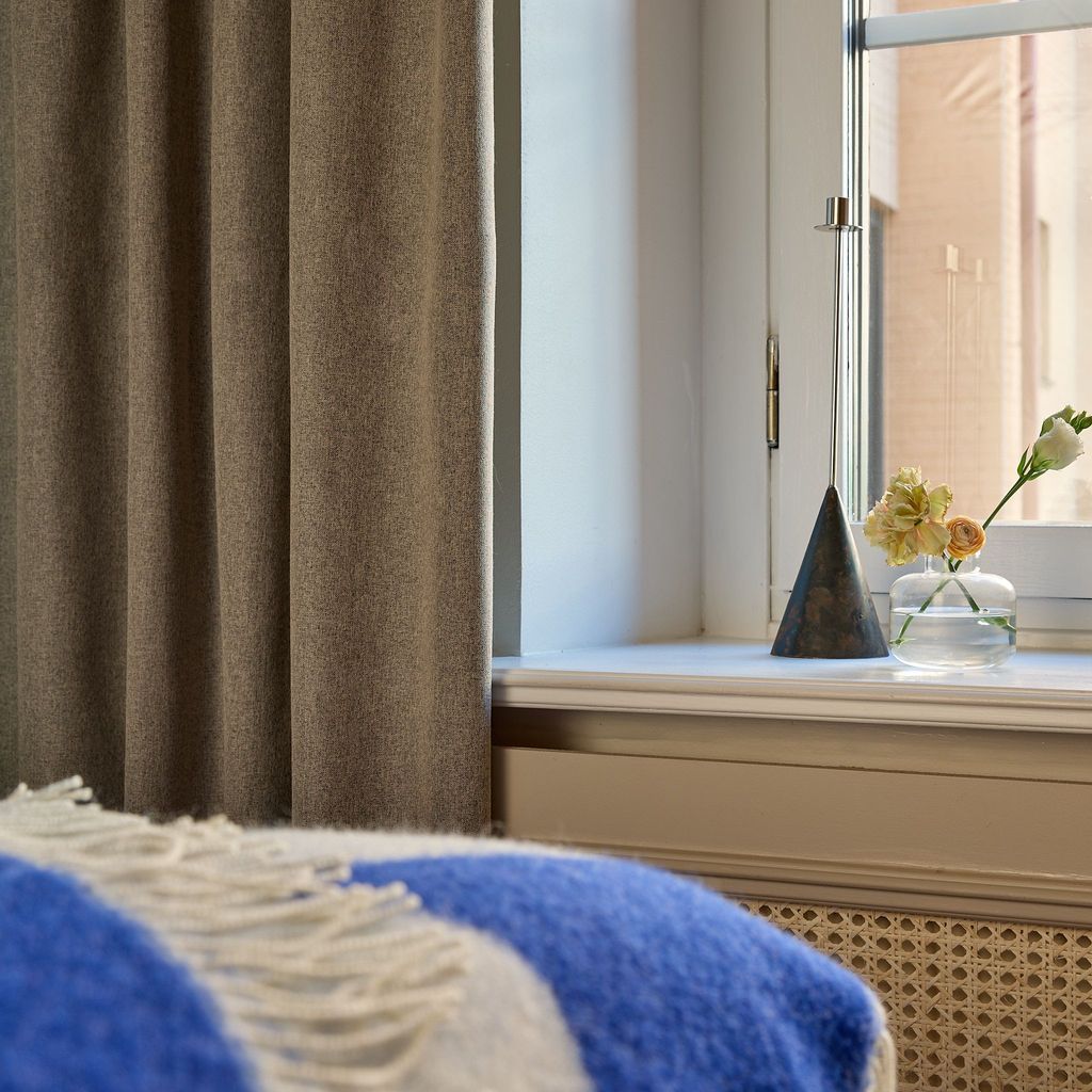 Mörkgreige mörkläggningsgardin