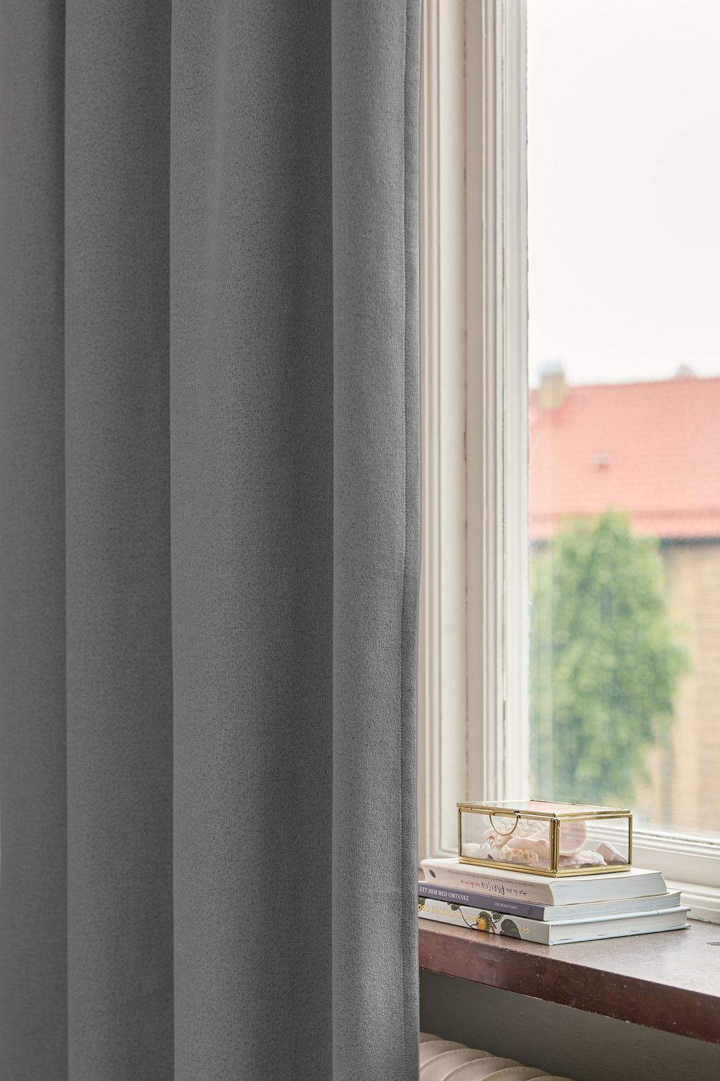 Mörkgrå mörkläggningsgardin