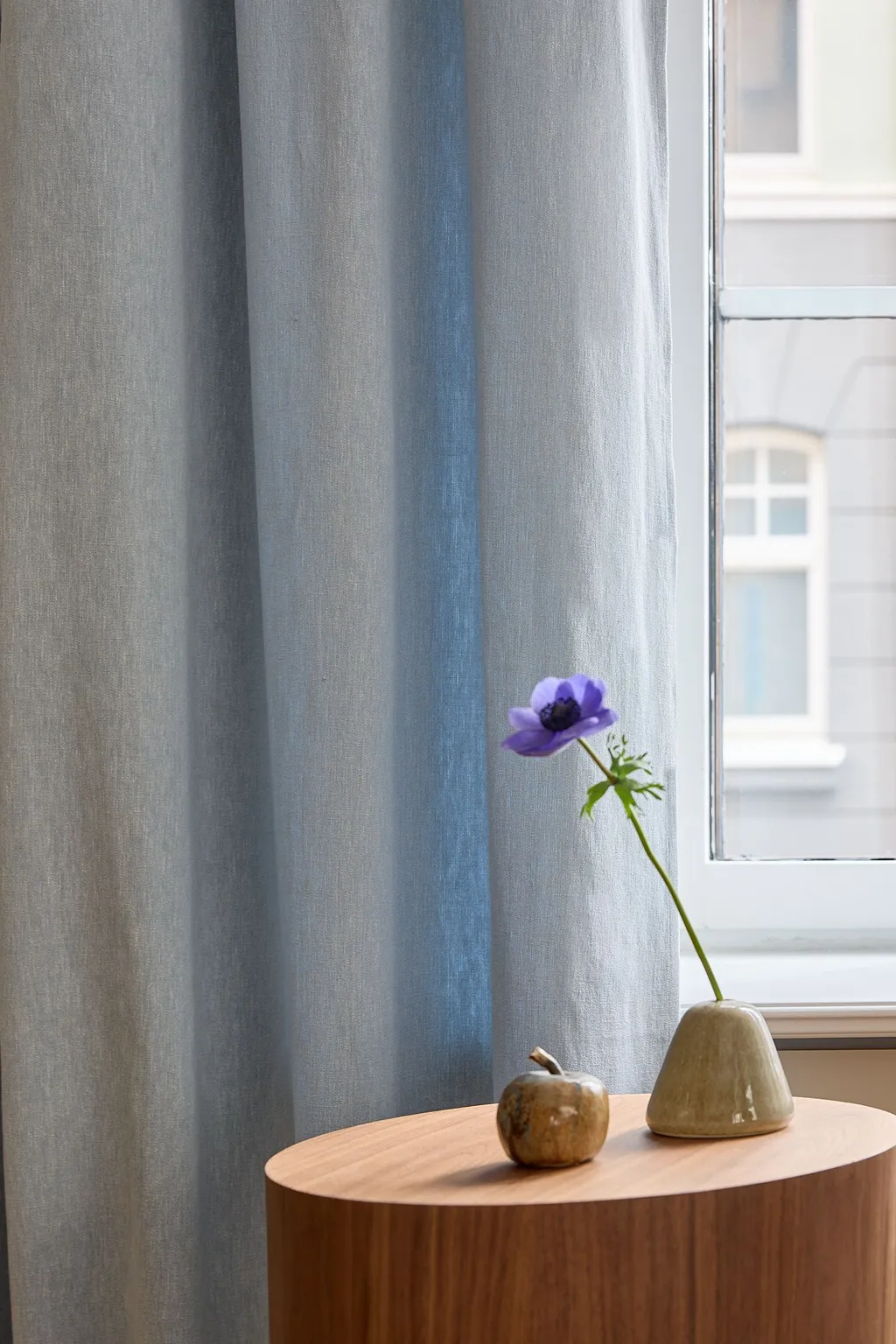 Blue curtain in a cotton blend