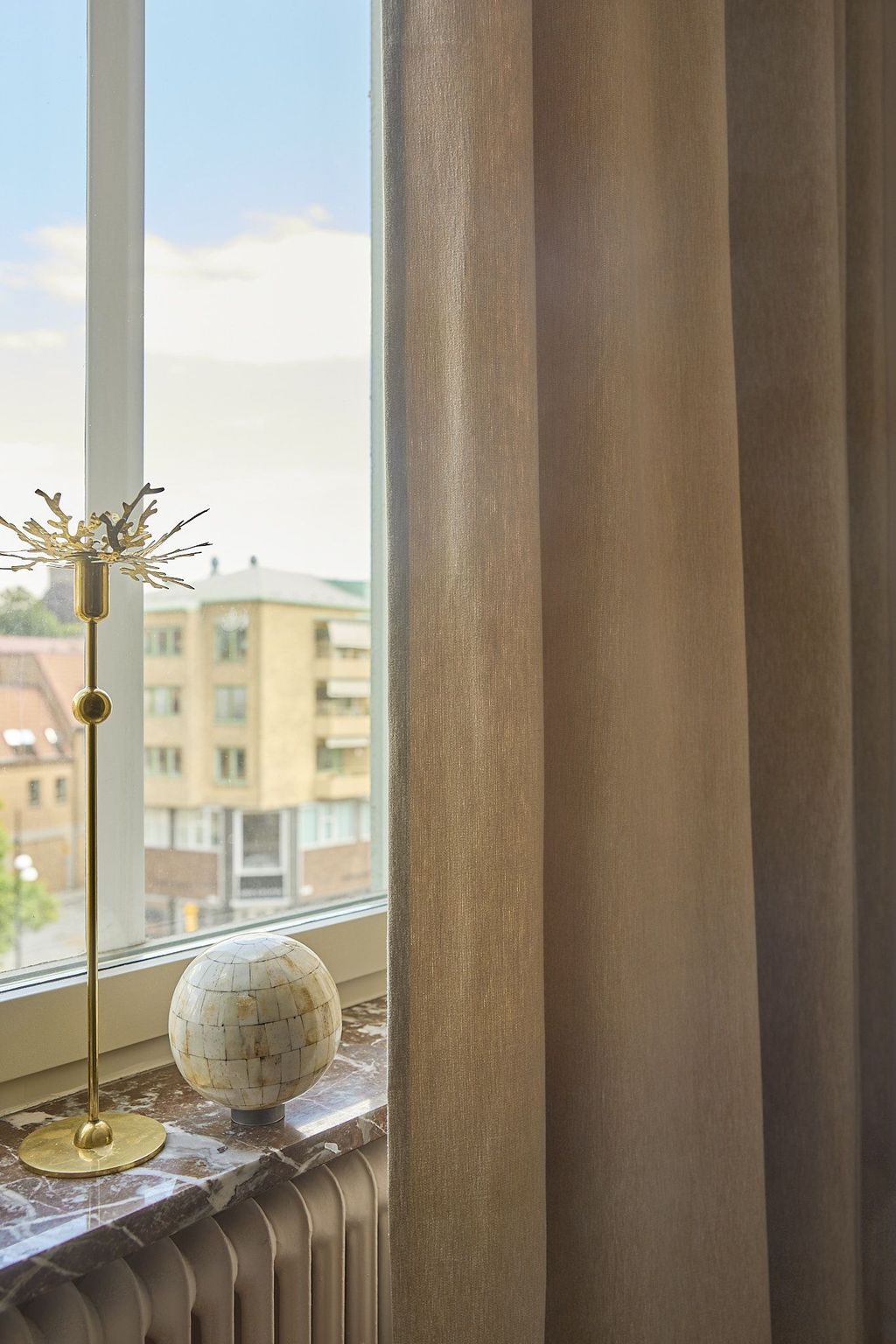 Brown curtain in a cotton blend