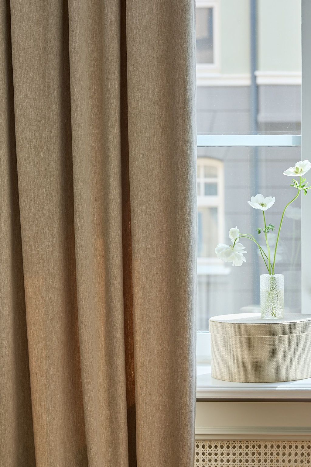 Greige curtain in a cotton blend