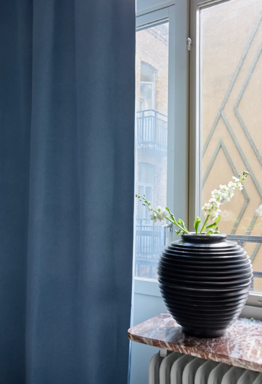 Blå mörkläggningsgardin