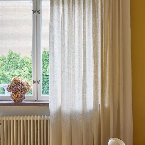 Sandbeige linnegardin | Veolin®