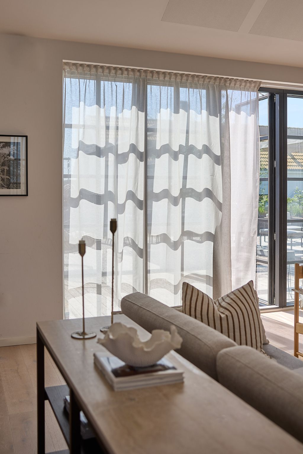 Light gray curtain with a linen look